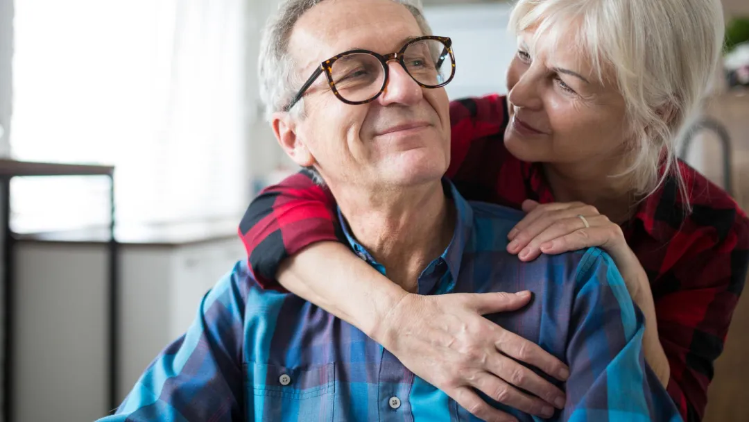 A couple discusses memory loss.