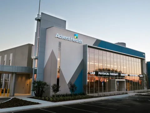 A quarter-side view of the AdventHealth Clermont ER building