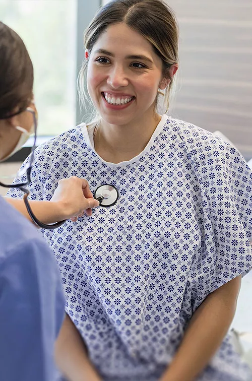 woman-at-er-with-doctor